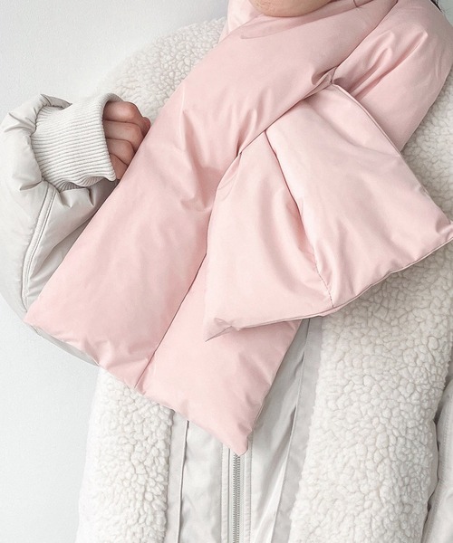 AS KNOW AS plus（アズノゥアズプラス）の「中綿ボリュームティペット（マフラー・レディース・アイボリー/ブラック/グリーン/ピンク・FREE）」の10枚目の写真