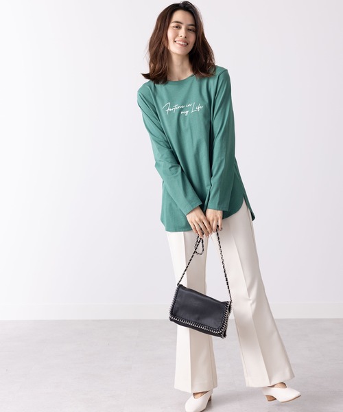 BELLUNA PLUS(ベルーナ)の「キレイ見え綿100%素材ロゴプルオーバー(Tシャツ/カットソー・レディース・チャコール/グリーン/ローズ/オフホワイト・LARGE/X-LARGE/MEDIUM)」の18枚目の写真