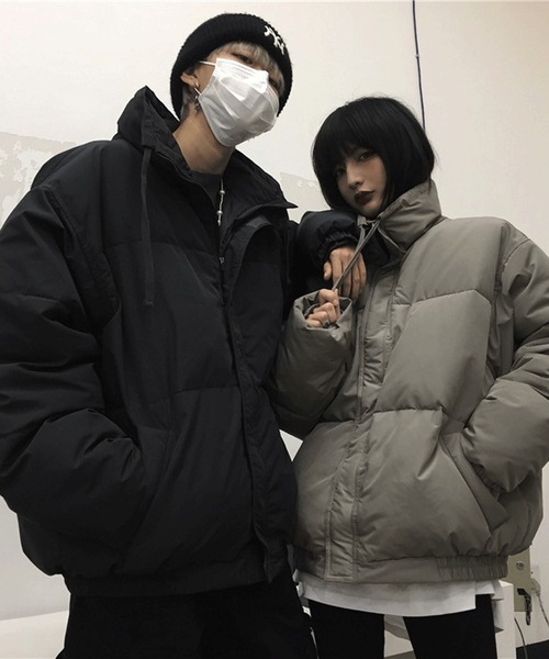 BASQUE magenta（バスクマゼンタ）の「ビッグシルエット ハイネック ボリュームエコダウンジャケット（ダウンジャケット/コート・レディース・グレー/ブラック・L/XL/M）」の2枚目の写真