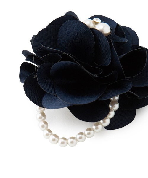 ROPE' PICNIC（ロペピクニック）の「シャイニーフラワーパールコサージュ（ブローチ/コサージュ・レディース・グレー/ネイビー・FREE）」の4枚目の写真