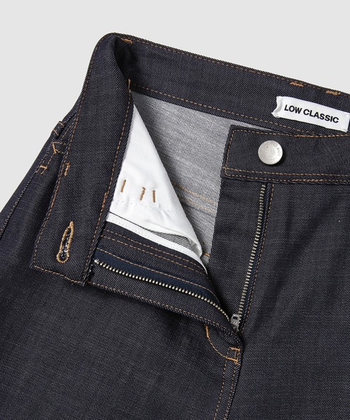 LOW CLASSIC（ロウ　クラシック）の「STRAIGHT FIT JEANS（デニムパンツ・レディース・インディゴブルー・XS/S）」の6枚目の写真