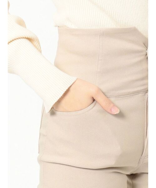 RESEXXY（リゼクシー）の「3連ボタンハイウエストスキニーパンツ（その他パンツ・レディース・ブラック/ベージュ・MEDIUM/SMALL）」の14枚目の写真