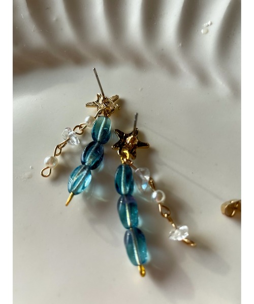 tone(トーン)の「【Occhocochoi】gold star Czechbeads tassel pierce(MA)(ピアス(両耳用)・レディース・ゴールド・FREE)」の4枚目の写真