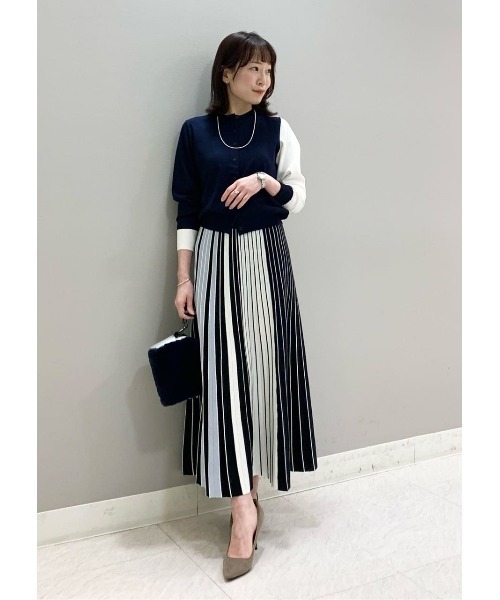 CAST:(キャストコロン)の「【1枚で着映える】バイカラーニットカーディガン(ニット/セーター・レディース・ネイビー/オフホワイト/ブルー・M)」の14枚目の写真