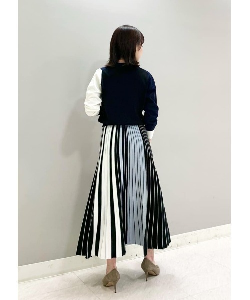 CAST:(キャストコロン)の「【1枚で着映える】バイカラーニットカーディガン(ニット/セーター・レディース・ネイビー/オフホワイト/ブルー・M)」の15枚目の写真