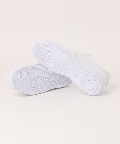NIKE(ナイキ)の「NIKE WMNS AIR FORCE 1 07 DD8959-100(スニーカー・レディース・ホワイト・24㎝/29cm/24.5㎝/23.5㎝/27.5cm/28cm/26.5cm/25㎝/26cm/28.5cm/23㎝/27cm)」の6枚目の写真