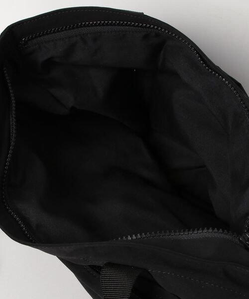 Carhartt WIP(カーハートダブリューアイピー)の「Carhartt WIP/カーハートダブリューアイピー ELWAY SHOULDER BAG I031591(ショルダーバッグ・メンズ・ブラック・FREE)」の4枚目の写真