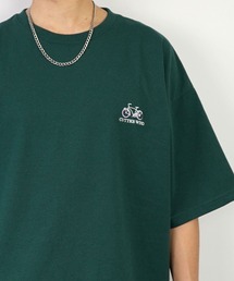 【GROOVY STORE】ワンポイント刺繍バックプリントTシャツ