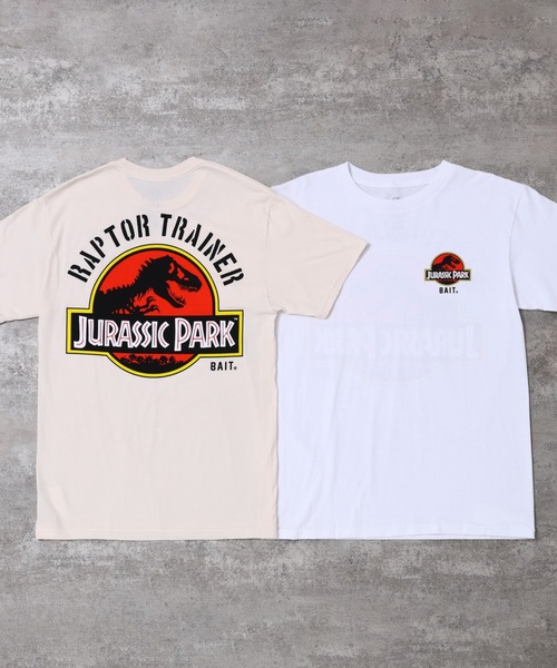 BAIT(ベイト)の「BAIT × JURASSIC PARK RAPTOR TEE 235-JSP-TEE-001(Tシャツ/カットソー・メンズ・ベージュ/ホワイト・X-LARGE/LARGE/MEDIUM/SMALL)」の2枚目の写真