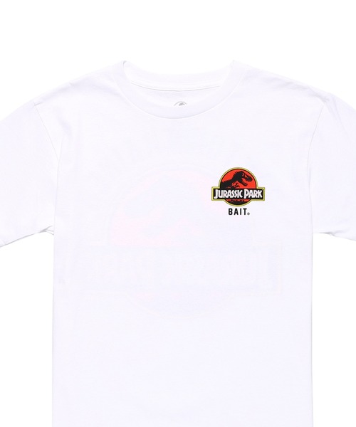 BAIT(ベイト)の「BAIT × JURASSIC PARK RAPTOR TEE 235-JSP-TEE-001(Tシャツ/カットソー・メンズ・ベージュ/ホワイト・X-LARGE/LARGE/MEDIUM/SMALL)」の3枚目の写真