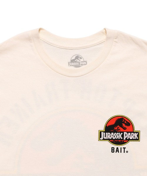 BAIT(ベイト)の「BAIT × JURASSIC PARK RAPTOR TEE 235-JSP-TEE-001(Tシャツ/カットソー・メンズ・ベージュ/ホワイト・X-LARGE/LARGE/MEDIUM/SMALL)」の6枚目の写真