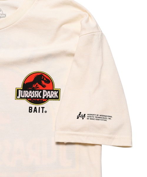 BAIT(ベイト)の「BAIT × JURASSIC PARK RAPTOR TEE 235-JSP-TEE-001(Tシャツ/カットソー・メンズ・ベージュ/ホワイト・X-LARGE/LARGE/MEDIUM/SMALL)」の7枚目の写真