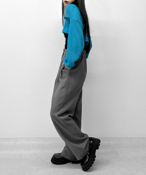 LVEU.（ラブユ.）の「【LVEU.】カットアウトクロップドメッシュニット / トップス クロップド ニット ショート メッシュ カットアウト レイヤード ホワイト ブラック ライトグレー グレー ブルー（ニット/セーター・レディース・ブラック/ブルー/ホワイト/ライトグレー・FREE）」の6枚目の写真