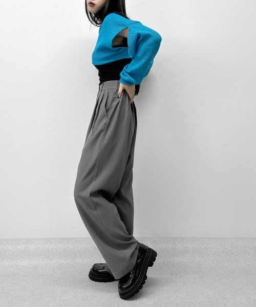 LVEU.（ラブユ.）の「【LVEU.】カットアウトクロップドメッシュニット / トップス クロップド ニット ショート メッシュ カットアウト レイヤード ホワイト ブラック ライトグレー グレー ブルー（ニット/セーター・レディース・ブラック/ブルー/ホワイト/ライトグレー・FREE）」の9枚目の写真