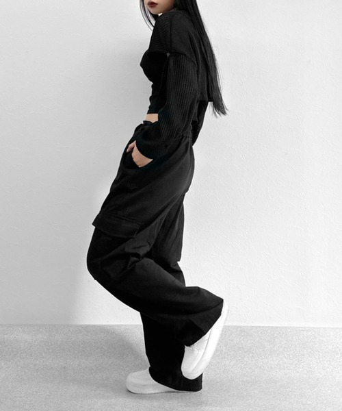 LVEU.（ラブユ.）の「【LVEU.】カットアウトクロップドメッシュニット