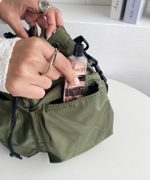 wears(ウェアーズ)の「多収納2WAYミリタリーバッグ(ショルダーバッグ・レディース・アイボリー/カーキ/ブラック・FREE)」の20枚目の写真