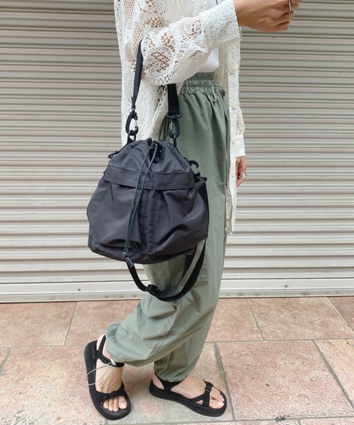 wears(ウェアーズ)の「多収納2WAYミリタリーバッグ(ショルダーバッグ・レディース・アイボリー/カーキ/ブラック・FREE)」の11枚目の写真