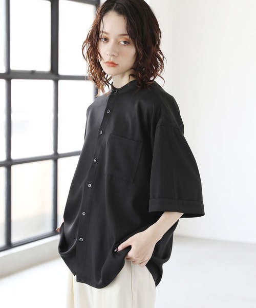 ETELIO(エテリオ)の「袖ロールアップ5分袖バンドカラーシャツ(シャツ/ブラウス・メンズ・ブラック/アイボリー/ブルー/グリーン・L/S/M)」の12枚目の写真