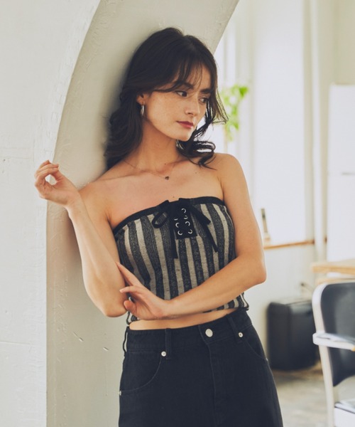 JUST A NOON（ジャストアヌーン）の「レースアップチューブトップス（チューブトップ・レディース・ブラック/アイボリー・FREE）」の9枚目の写真