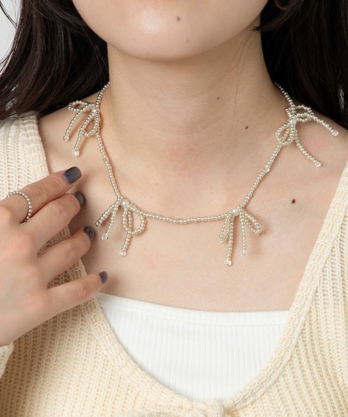 WEGO(ウィゴー)の「WEGO/【一部店限定】ビーズリボンネックレス(ネックレス・レディース・オフホワイト/その他1/シルバー/ブラック/その他2・FREE)」の4枚目の写真