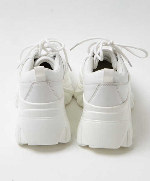 WEGO（ウィゴー）の「WEGO/チャンキーソールスニーカー（スニーカー・レディース・ホワイト/ブラック・MEDIUM/LARGE）」の6枚目の写真