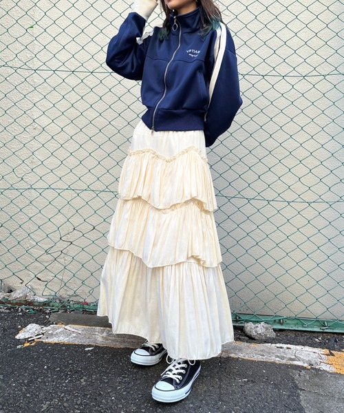 CLEA(クレア)の「ラインショート丈トラックジャケット(ブルゾン・レディース・グリーン/ホワイト/ネイビー/ブラック/ブルー・M/FREE)」の13枚目の写真