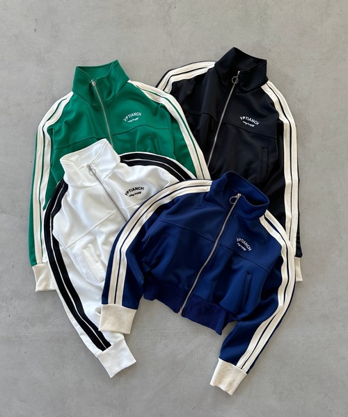 CLEA(クレア)の「ラインショート丈トラックジャケット(ブルゾン・レディース・グリーン/ホワイト/ネイビー/ブラック/ブルー・M/FREE)」の9枚目の写真