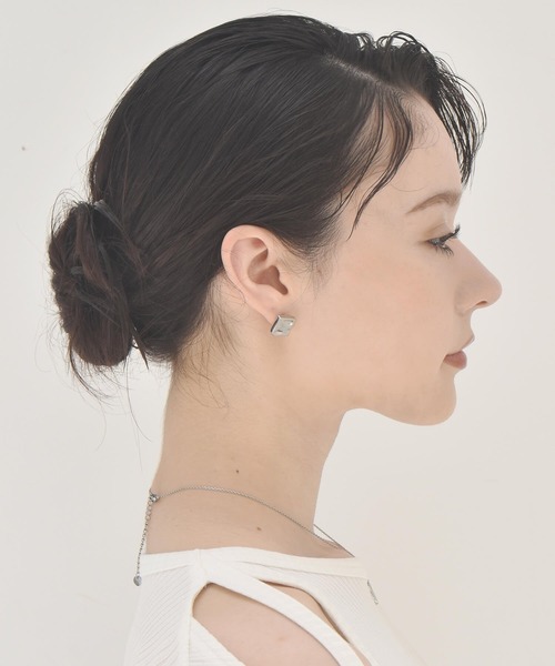 LHME（エルエイチエムイー）の「【WEB限定】”Aqua”スクエアピアス/サージカルステンレス（金属アレルギー対応）【LHME / エルエイチエムイー】（ピアス（両耳用）・レディース・ゴールド/シルバー・ONE SIZE）」の13枚目の写真