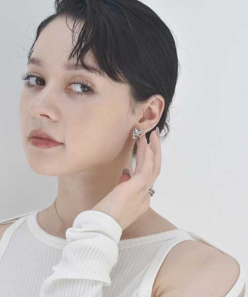 LHME（エルエイチエムイー）の「【WEB限定】”Aqua”スクエアピアス/サージカルステンレス（金属アレルギー対応）【LHME / エルエイチエムイー】（ピアス（両耳用）・レディース・ゴールド/シルバー・ONE SIZE）」の12枚目の写真