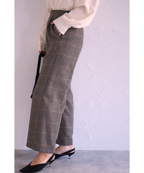&. NOSTALGIA(アンドドットノスタルジア)の「【ZOZO限定】ツータックチェックストレートパンツ(その他パンツ・レディース・ブラウン/グレー・FREE)」の6枚目の写真