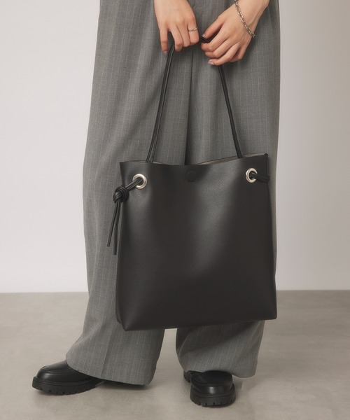 MIAN (ミアン)の「【MIAN】A4対応サイズ ムスビモチーフトートバッグ 1231-623-1 ※(トートバッグ・レディース・シルバー/サックスブルー/ブラック/グレイッシュベージュ・FREE)」の14枚目の写真