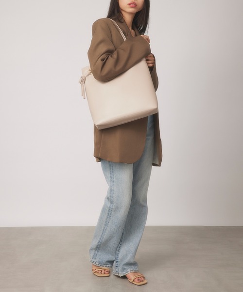 MIAN (ミアン)の「【MIAN】A4対応サイズ ムスビモチーフトートバッグ 1231-623-1 ※(トートバッグ・レディース・シルバー/サックスブルー/ブラック/グレイッシュベージュ・FREE)」の21枚目の写真