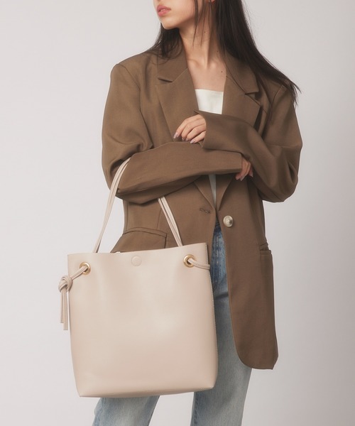 MIAN (ミアン)の「【MIAN】A4対応サイズ ムスビモチーフトートバッグ 1231-623-1 ※(トートバッグ・レディース・シルバー/サックスブルー/ブラック/グレイッシュベージュ・FREE)」の18枚目の写真