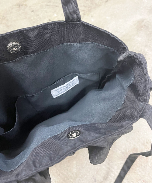 SPRUCE(スプルース)の「<SPRUCE/スプルス>フリルナイロントートバッグ(トートバッグ・レディース・ベージュ/ブラック/ブルー・ONE SIZE)」の4枚目の写真