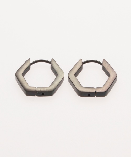 BUTTON&CUFFLINKS(ボタンアンドカフリンクス)の「BUTTON&CUFFLINKS ボタンアンドカフリンクス:ステンレス 六角ピアス 16mm(ピアス(両耳用)・レディース・ブラック/ゴールド/シルバー・FREE)」の1枚目の写真