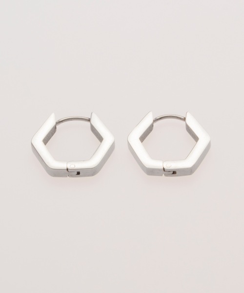 BUTTON&CUFFLINKS(ボタンアンドカフリンクス)の「BUTTON&CUFFLINKS ボタンアンドカフリンクス:ステンレス 六角ピアス 16mm(ピアス(両耳用)・レディース・ブラック/ゴールド/シルバー・FREE)」の5枚目の写真