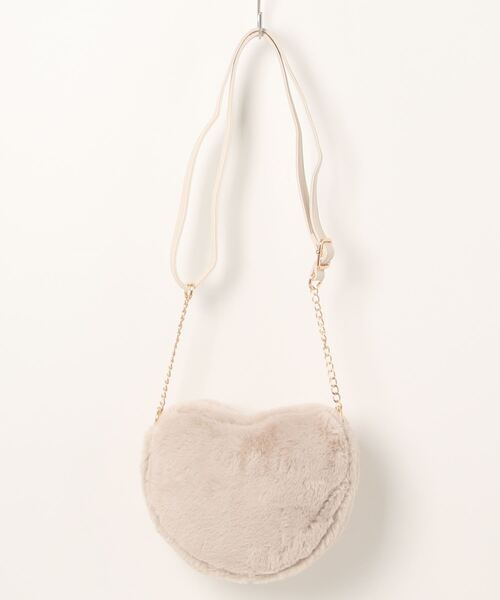 LOVETOXIC(ラブトキシック)の「【WEB・一部店舗限定】ハートファーショルダーBAG(バックパック/リュック・キッズ・ベージュ/オフホワイト・FREE)」の6枚目の写真