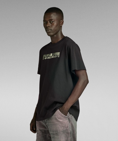 G-STAR（ジースター）の「FLIGHT DECK BACK GRAPHIC LOOSE T-SHIRT/グラフィックロゴT/バックプリント（Tシャツ/カットソー・メンズ・ダークブラック/ホワイト/ブルー系その他・X-LARGE/SMALL/MEDIUM/LARGE/X-SMALL）」の3枚目の写真