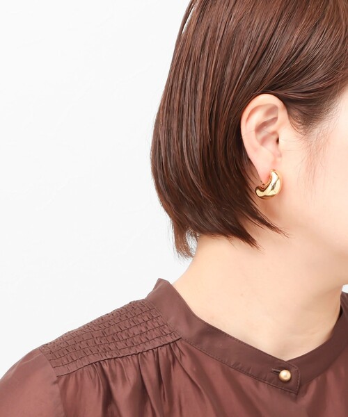 NOLLEY’S（ノーリーズ）の「ボリュームカーブイヤリング（イヤリング・レディース・ゴールド・FREE）」の2枚目の写真