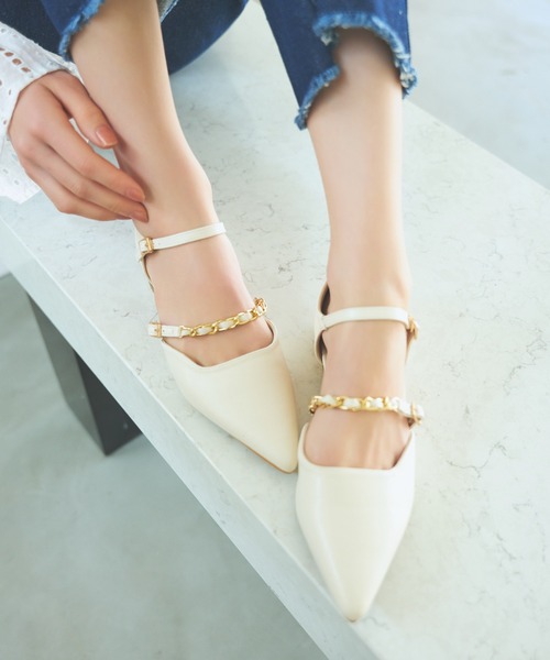 mysty woman（ミスティウーマン）の「チェーン付きパンプス 994071（パンプス・レディース・ブラック/アイボリー・MEDIUM/LARGE）」の2枚目の写真