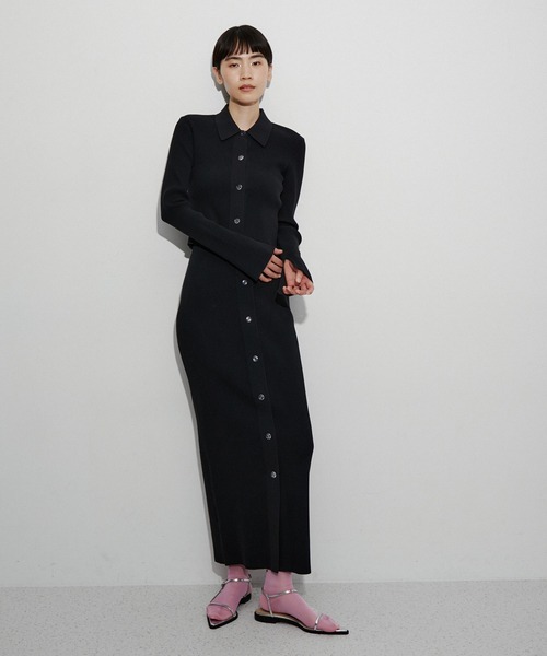 ADAM ET ROPE'(アダムエロペ)の「ポロシャツリブカーディガン(カーディガン/ボレロ・レディース・ブラック/レッド・FREE)」の3枚目の写真