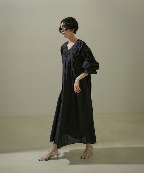 SALON adam et rope'（サロン アダム エ ロペ）の「【WEB限定】ハンドウィーブ2WAYワンピース/24SS【洗える】（ワンピース・レディース・オフホワイト/ブラック/ピンク/イエロー・FREE）」の5枚目の写真
