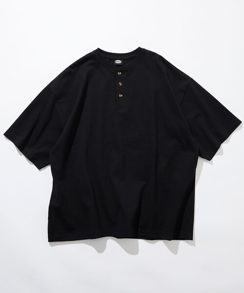 FREAK'S STORE(フリークスストア)の「限定展開 9オンス Heavyweight ビッグシルエット ヘンリーネックTシャツ/ヘビーウェイト(Tシャツ/カットソー・メンズ・グレイッシュベージュ/スミクロ/ネイビー/ブラック/アッシュグレー/ホワイト・LARGE/SMALL/MEDIUM)」の11枚目の写真