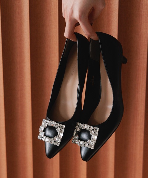 mysty woman（ミスティウーマン）の「スクエアビジューパンプス 109256（パンプス・レディース・ブラック/ベージュ・MEDIUM/LARGE）」の2枚目の写真