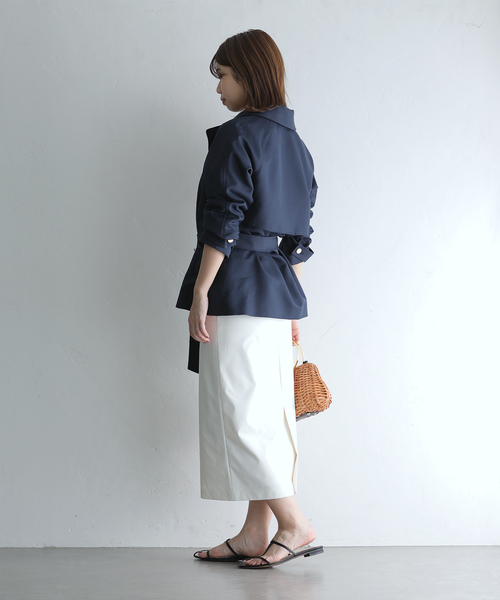 La TOTALITE（ラトータリテ）の「ミドルトレンチコート（トレンチコート・レディース・ネイビー/ベージュ・38/36）」の8枚目の写真