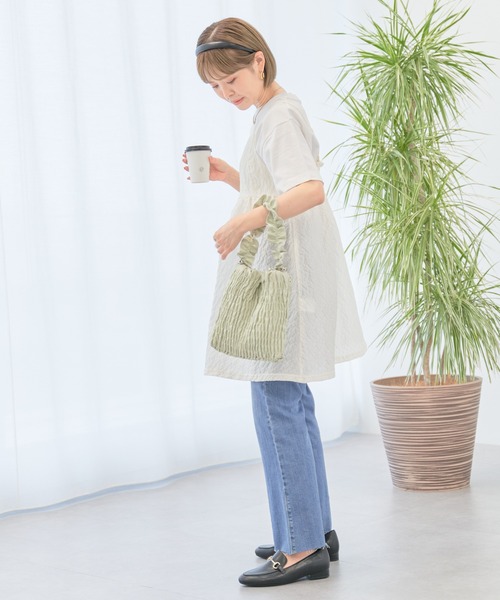earth music&ecology(アースミュージックアンドエコロジー)の「ぽこぽこフラワーキャミチュニック(チュニック・レディース・ブラック/サックスブルー/アイボリー・FREE)」の17枚目の写真