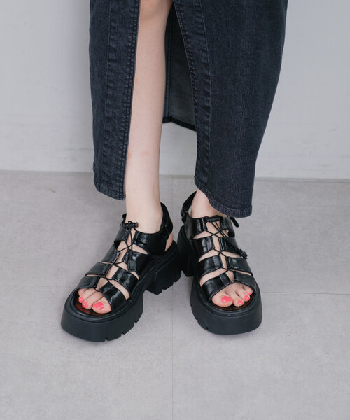 Kastane（カスタネ）の「【非表示中】グルカボリュームサンダル（サンダル・レディース・ブラック/アイボリー/シルバー・38/36/37）」の10枚目の写真