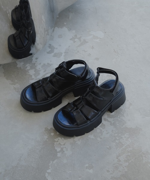 Kastane（カスタネ）の「【非表示中】グルカボリュームサンダル（サンダル・レディース・ブラック/アイボリー/シルバー・38/36/37）」の7枚目の写真