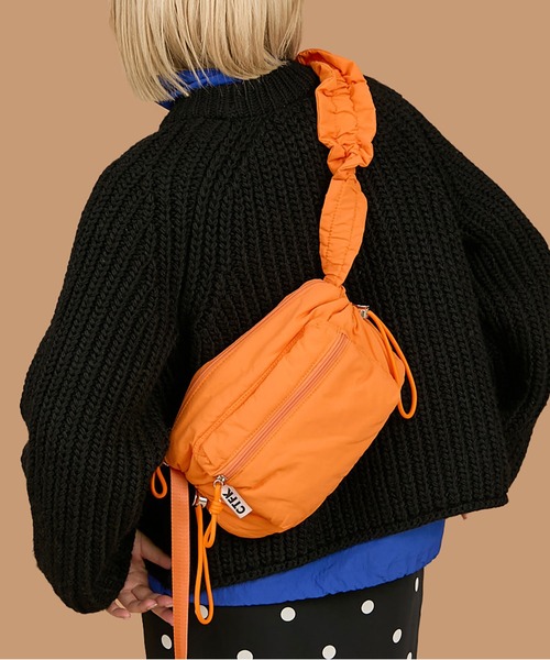 CONTROL FREAK（コントロールフリーク）の「CONTROL FREAK / CTFK（コントロールフリーク）撥水ギャザークロスボディバッグ（ショルダーバッグ・レディース・チャコール/ピンク/グリーン/アイボリー/ブルー/シルバー/オレンジ/その他/カーキ/ボルドー/レオパード/ネイビー/ドット/チェック/ブラック系その他/オリーブ/マルチ・FREE）」の12枚目の写真