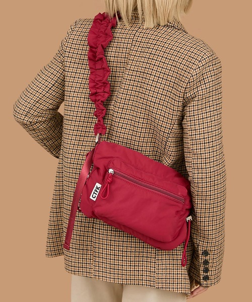 CONTROL FREAK（コントロールフリーク）の「CONTROL FREAK / CTFK（コントロールフリーク）撥水ギャザークロスボディバッグ（ショルダーバッグ・レディース・チャコール/ピンク/グリーン/アイボリー/ブルー/シルバー/オレンジ/その他/カーキ/ボルドー/レオパード/ネイビー/ドット/チェック/ブラック系その他/オリーブ/マルチ・FREE）」の11枚目の写真